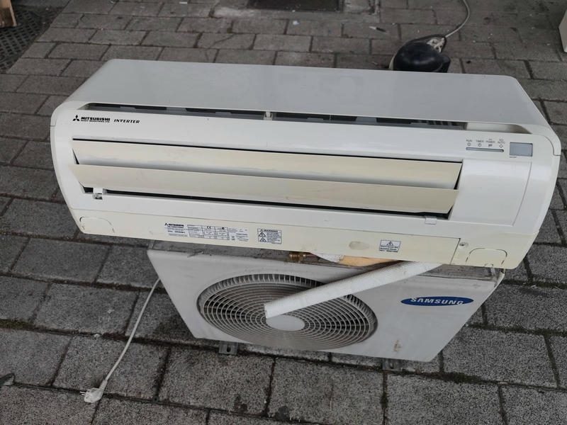 Sökülmüş iç ve dış klima ünitesi takımı